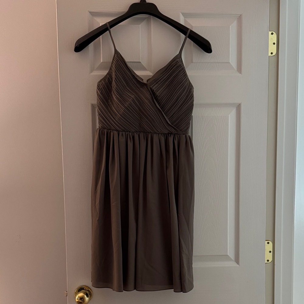 Elegant Brown/Gray Sleeveless Dress